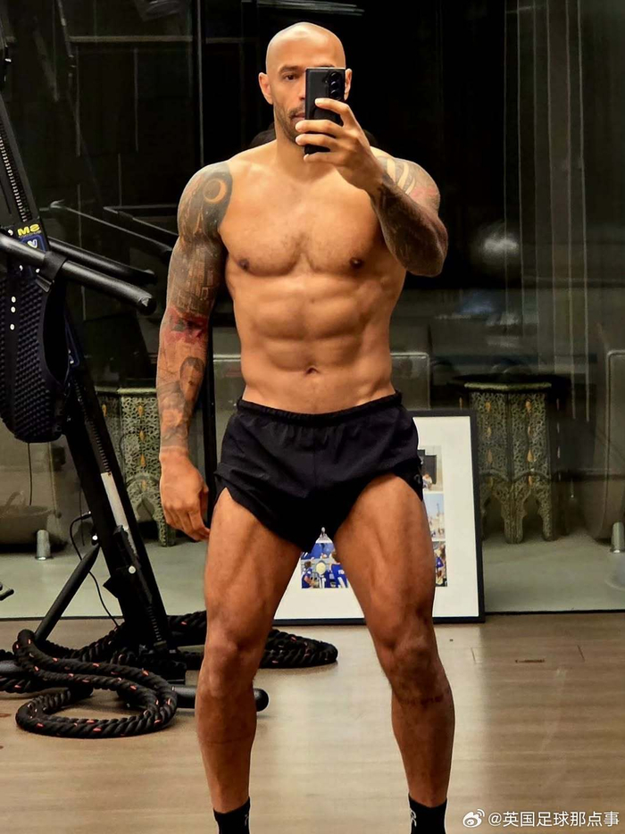 亨利48岁仍保持良好身材 或重返阿森纳担任替补
