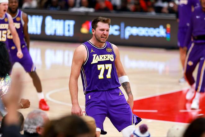 东契奇遭技术犯规引禁赛风波，湖人申诉事件陷