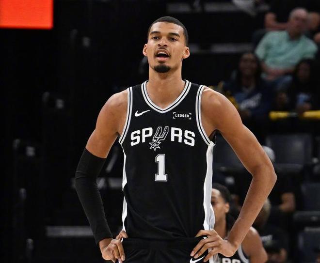 文班亚马统治攻防马刺大胜灰熊延续连胜